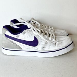 Nike Women's Dunk Low 400680–150  Purple Running Athletic Shoes - Size 10‎